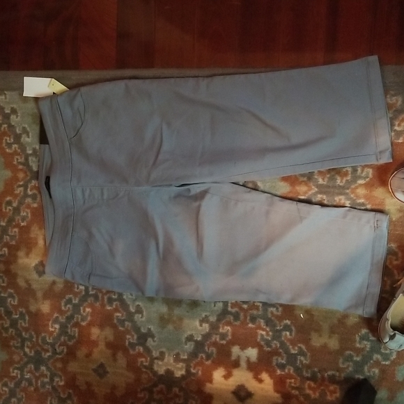 Nappa Valley Capris - Picture 2 of 4